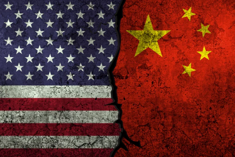 China diz que vai 'lutar até o fim' após Trump ameaçar impor mais tarifas