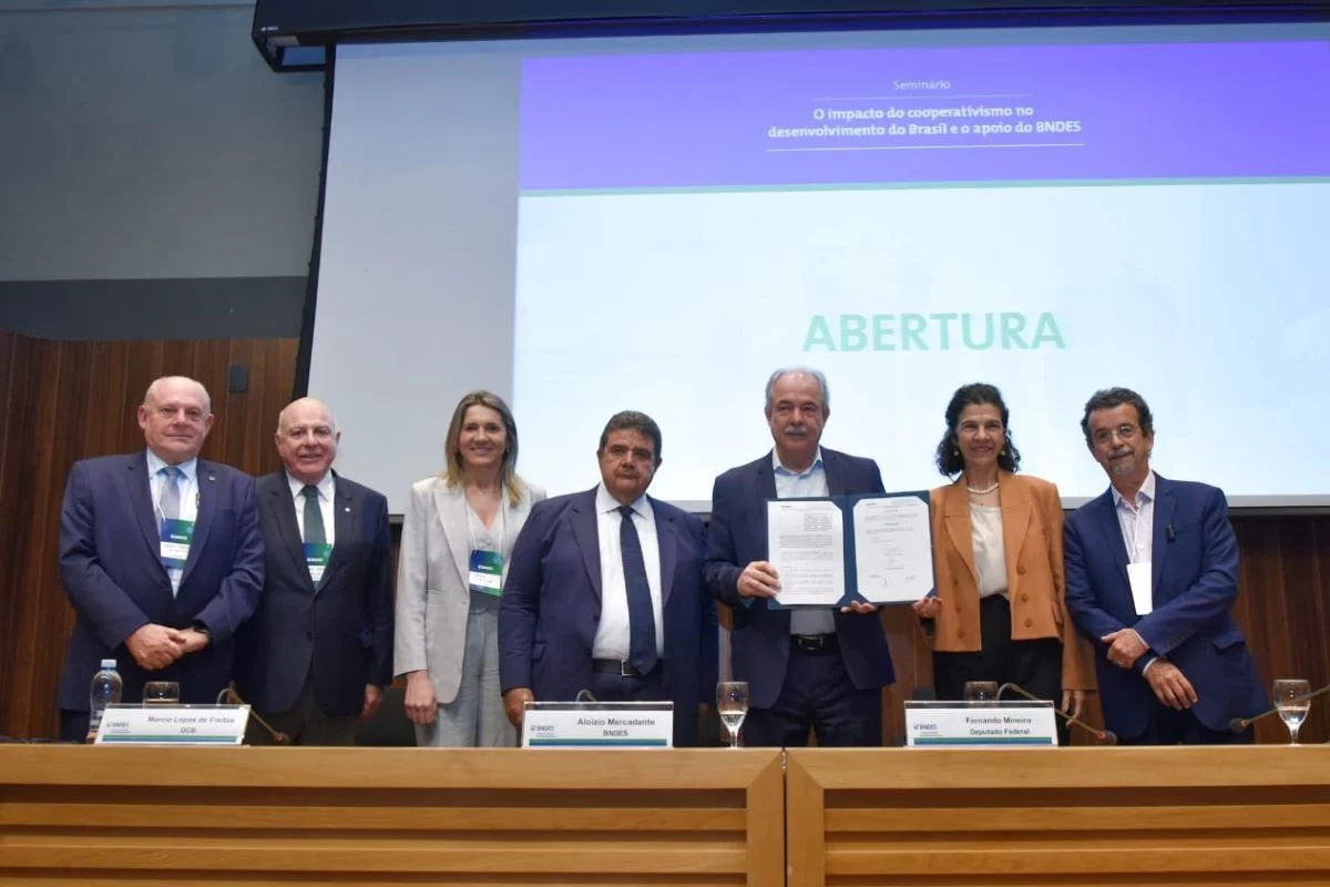 Parceria foi oficializada durante o seminário sobre cooperativismo - Foto: OCB/Divulgação
