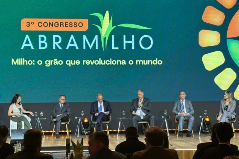E30 deve ser aprovado “nos próximos meses” em reunião do CNPE, indica Alckmin