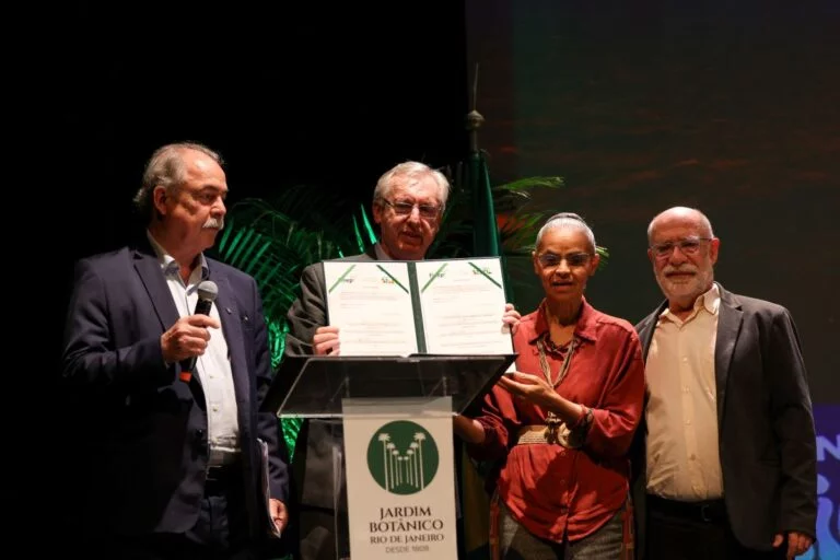 Marina diz que licenciamento ambiental sofreu "golpe de morte"