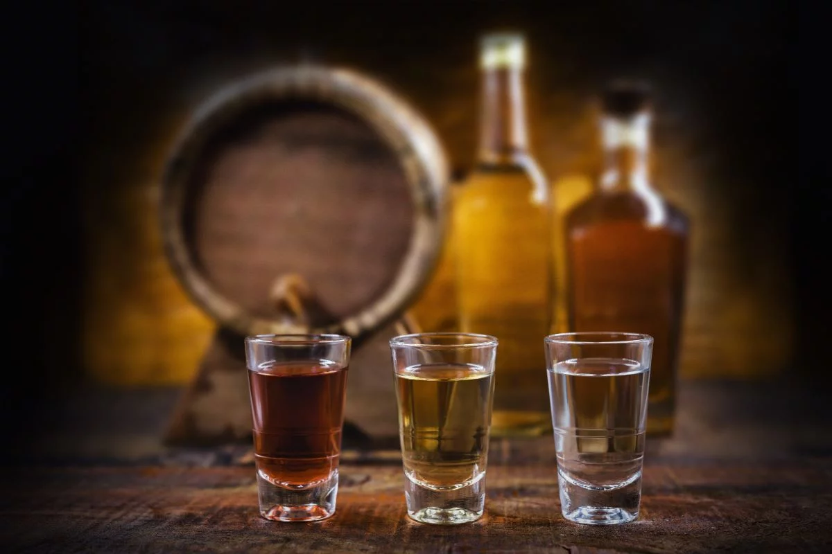 Cachaça industrial representa 99,19% do total produzido no Brasil - Foto: Adobe Stock