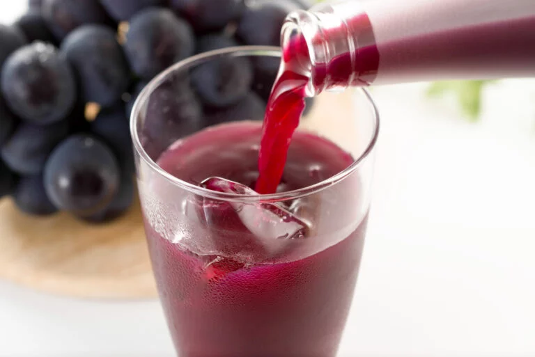 Beber suco de uva faz bem? Conheça os principais benefícios para saúde