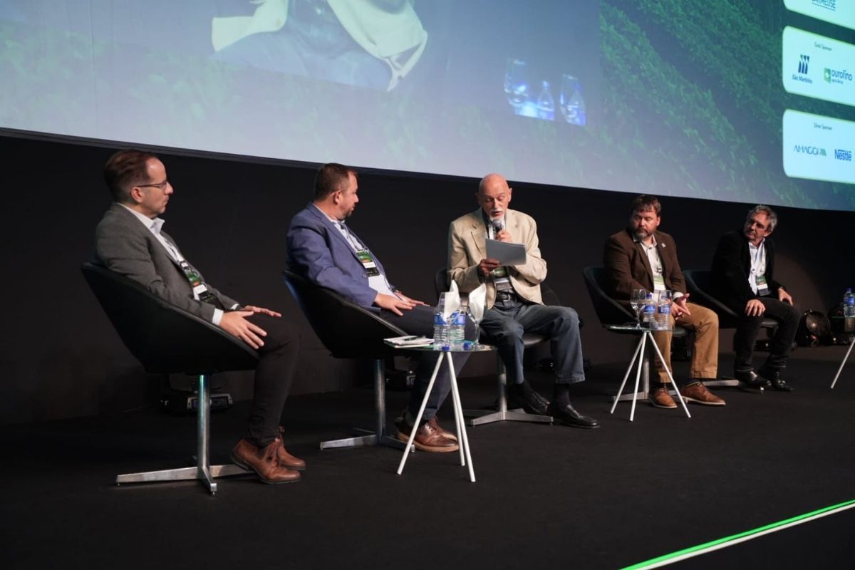 Painel sobre as vantagens competitivas das cooperativas. Foto: Divulgação/Ifama