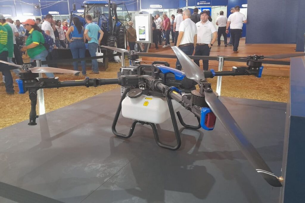 drone para pulverizacao new holland